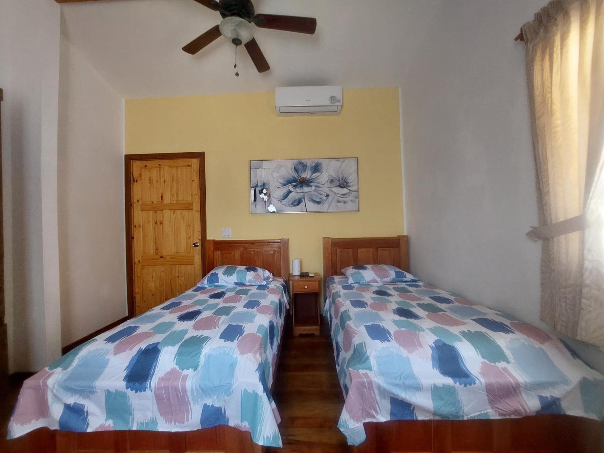 Faro Del Colibri Hotel Carenero Room photo